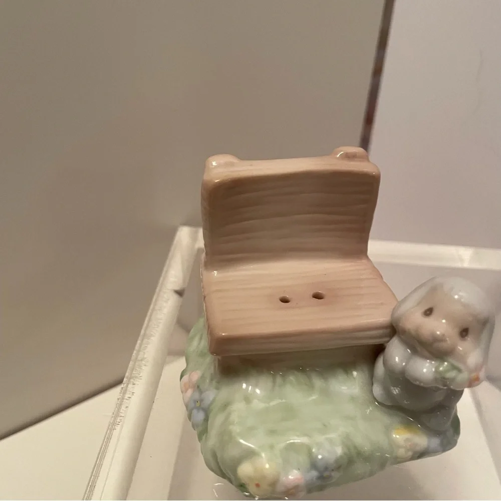 Vintage Precious Moments Salt And Pepper Shakers Seasoned With‎ A Smile 1997
